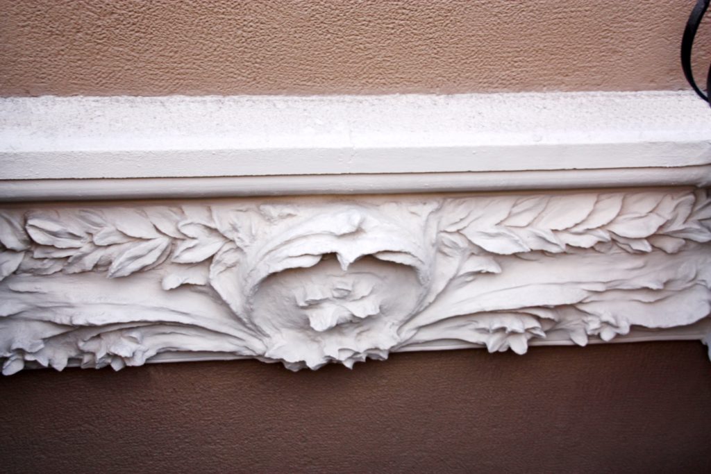 Rehabilitación de detalles en fachada de Barcelona - Tascó Construcció